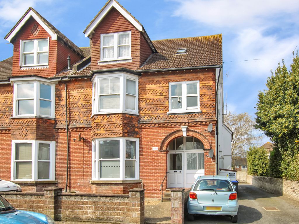 1 bed flat for sale in Oxford Road, Worthing BN11, £180,000