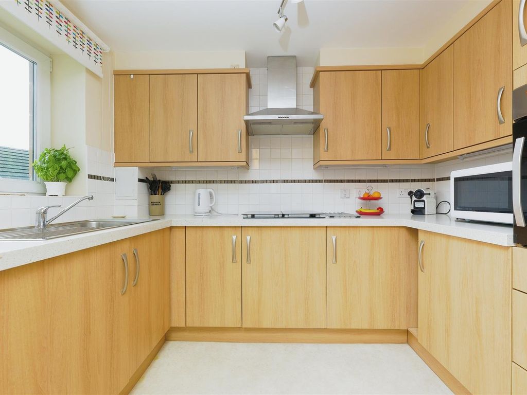 2 bed flat for sale in Lauder Court, Staneacre Park, Hamilton ML3, £180,000