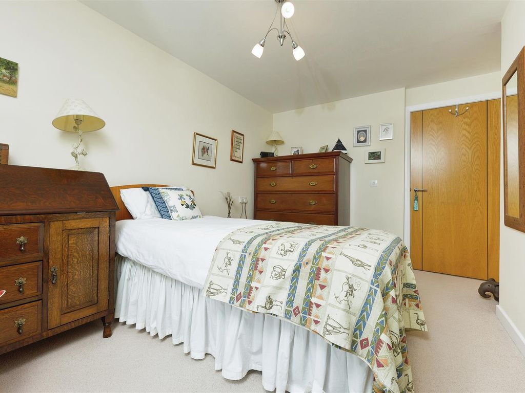 2 bed flat for sale in Lauder Court, Staneacre Park, Hamilton ML3, £180,000