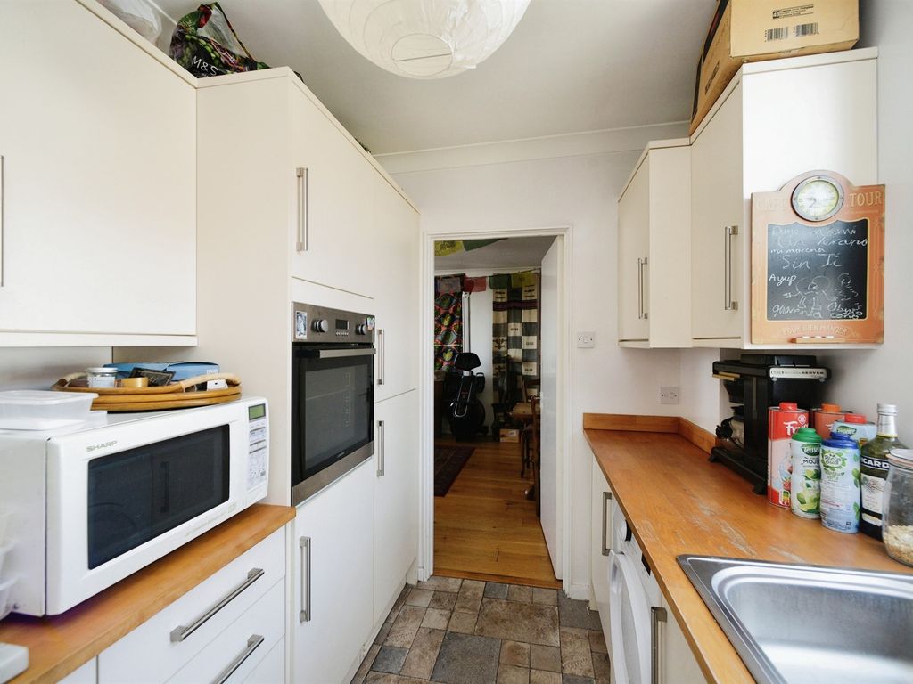 2 bed flat for sale in Nevill Road, Rottingdean, Brighton BN2, £250,000