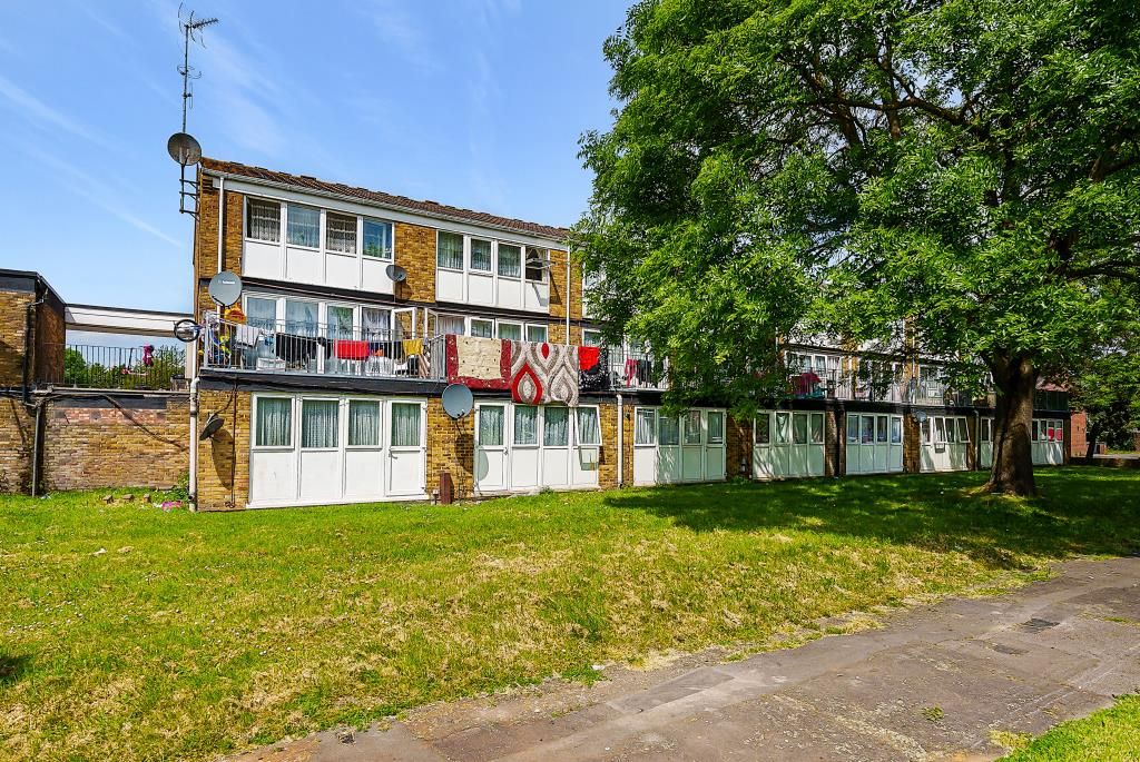 1 bed flat for sale in Slough, Berkshire SL1, £175,000