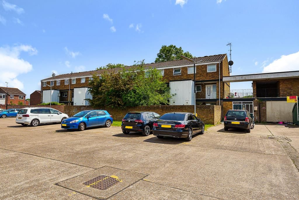 1 bed flat for sale in Slough, Berkshire SL1, £175,000