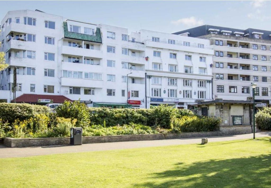1 bed flat for sale in Bourne Avenue, Bournemouth BH2, £120,000