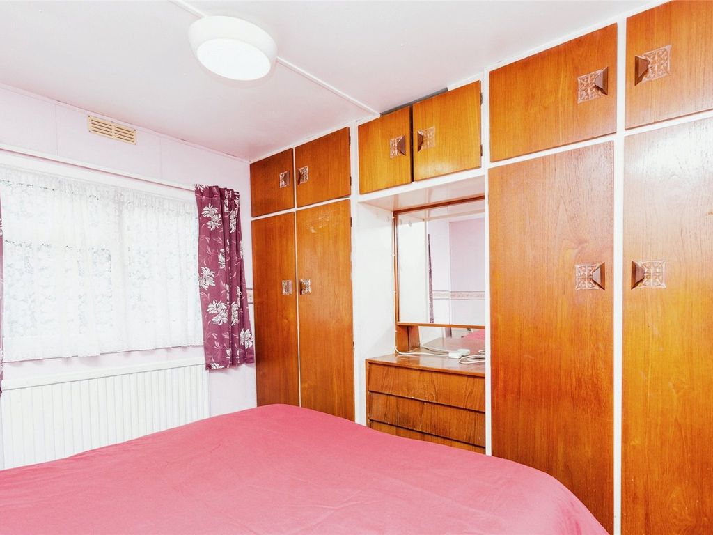 2 bed property for sale in Kingfisher Lane, Turners Hill Park, Turners Hill, Crawley RH10, £180,000