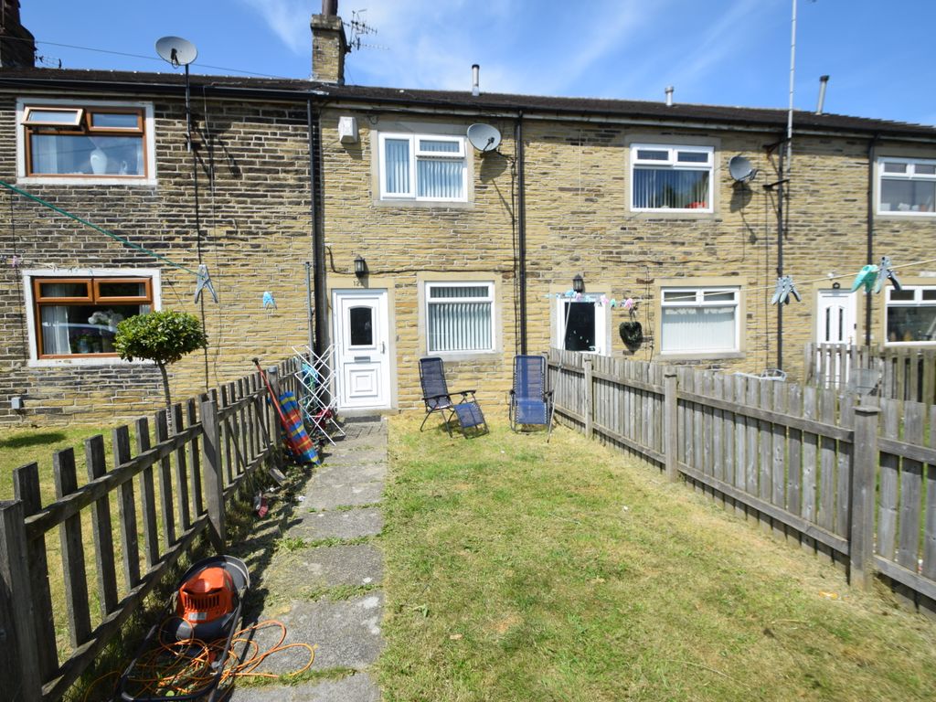 2 bed terraced house for sale in Pentland Avenue, Clayton, Bradford, West Yorkshire BD14, £135,000