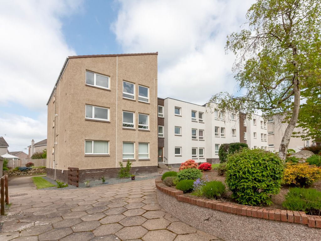 2 bed flat for sale in Grampian Gardens, Dyce, Aberdeen AB21, £75,000