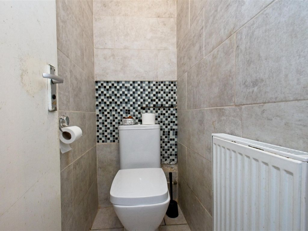 2 bed flat for sale in Combwell Crescent, London SE2, £240,000