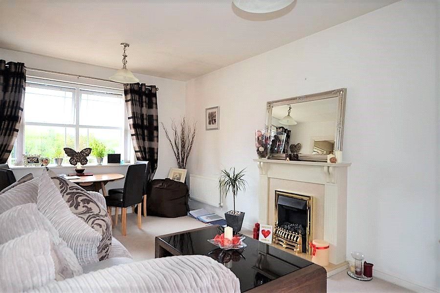 1 bed flat for sale in Swordsmans Road, Deepcut, Camberley GU16, £170,000