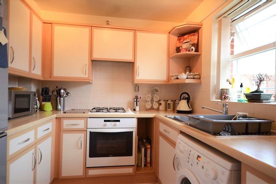 1 bed flat for sale in Swordsmans Road, Deepcut, Camberley GU16, £170,000