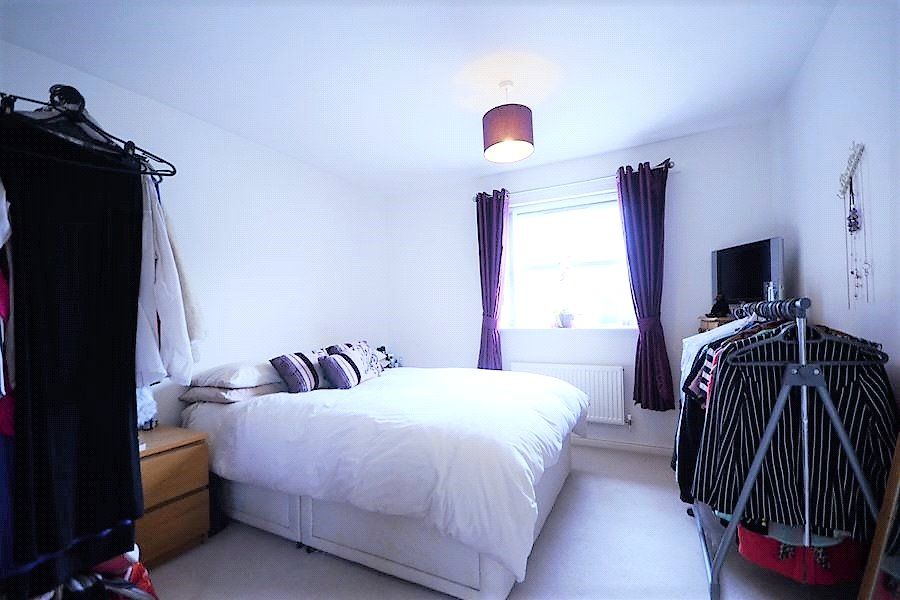 1 bed flat for sale in Swordsmans Road, Deepcut, Camberley GU16, £170,000