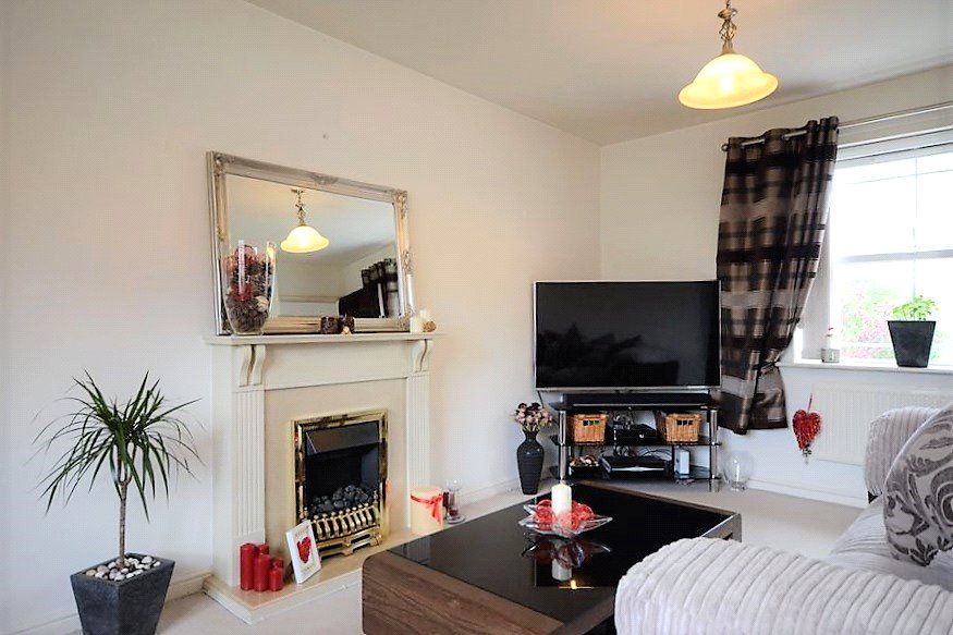 1 bed flat for sale in Swordsmans Road, Deepcut, Camberley GU16, £170,000