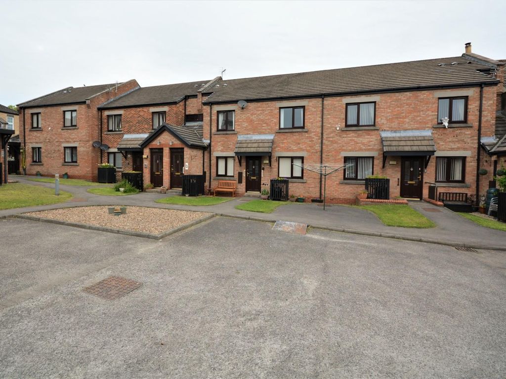 2 bed flat for sale in Clayton Court, Bishop Auckland DL14, £45,500