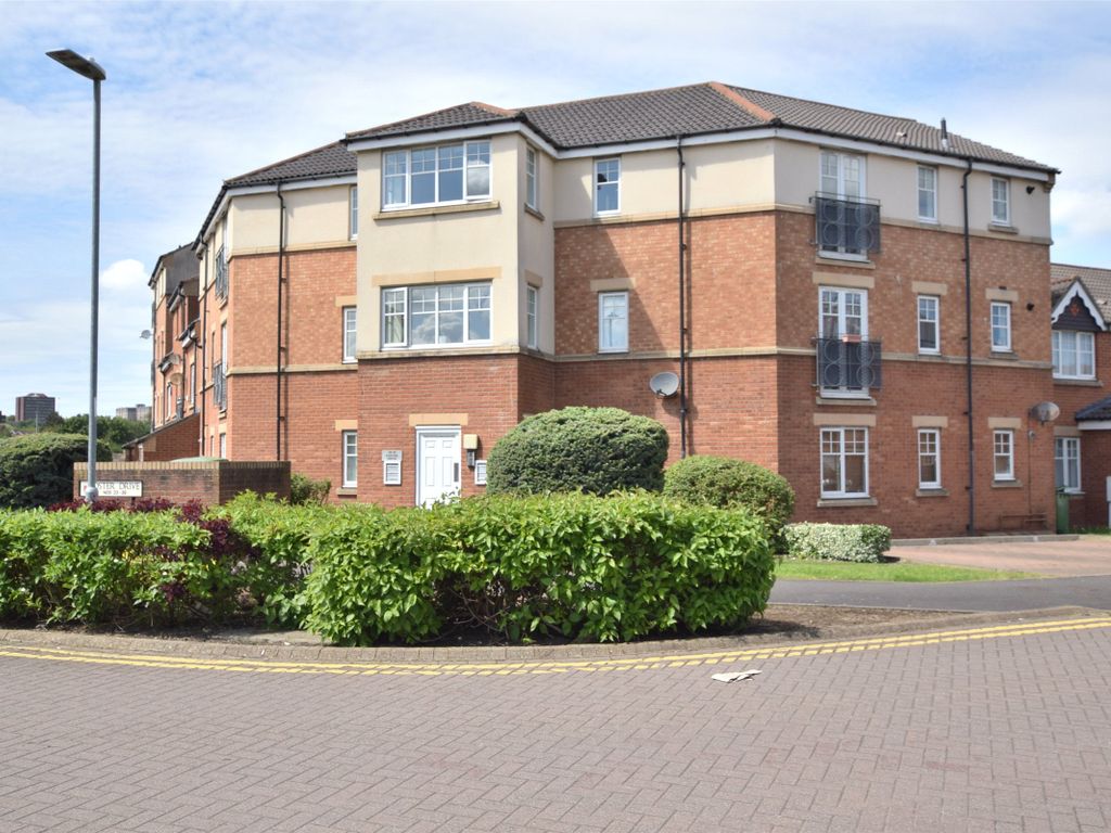 2 bed flat for sale in Foster Drive, St James Village, Gateshead NE8, £90,000