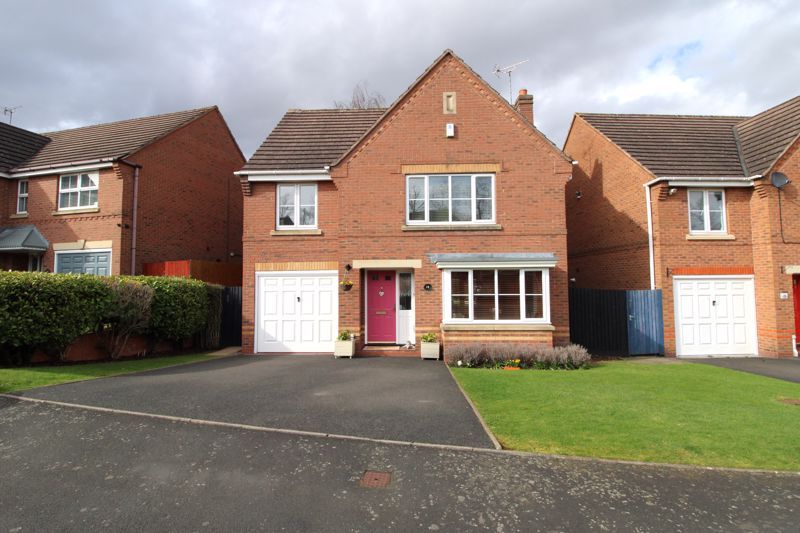 4 bed detached house for sale in Crabtree Road, Walsall WS1, £328,250