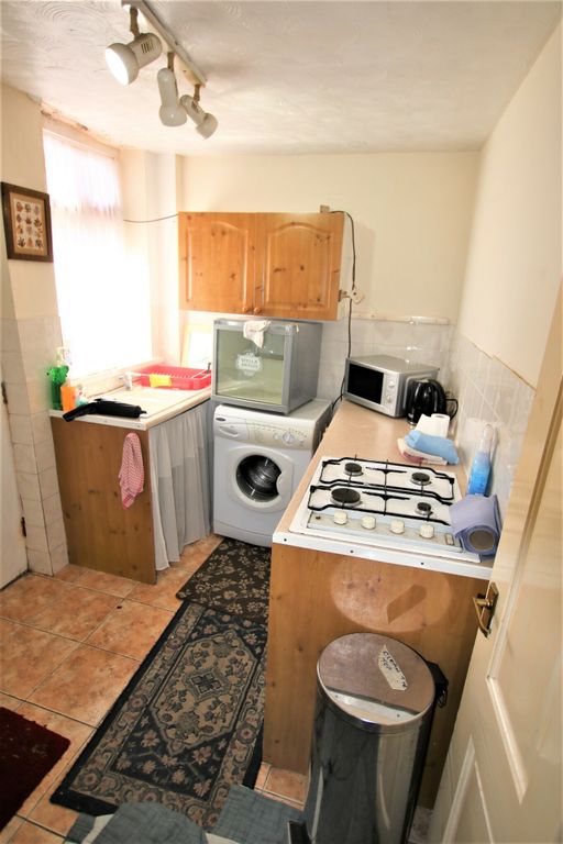 4 bed terraced house for sale in Bolton Road, Blackburn BB2, £129,950
