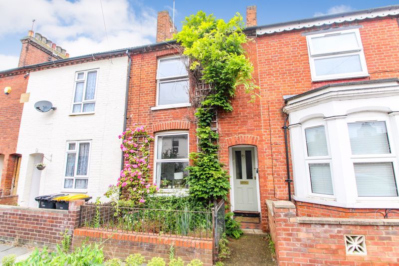 3 bed terraced house for sale in Stanley Street, Bedford MK41, £270,000