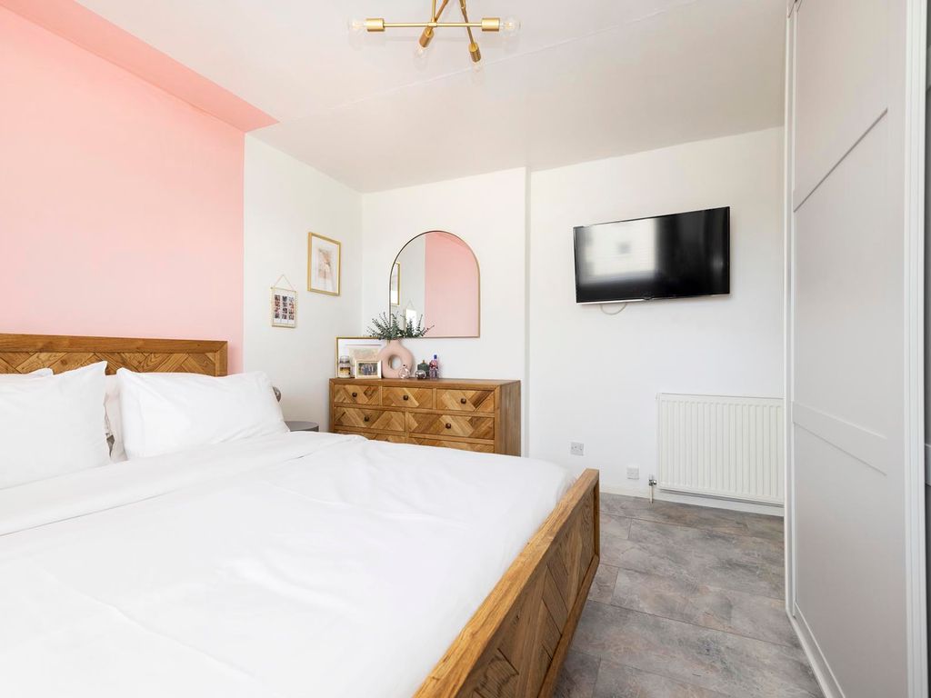 2 bed flat for sale in 9/3 Kenilworth Drive, Edinburgh EH16, £160,000