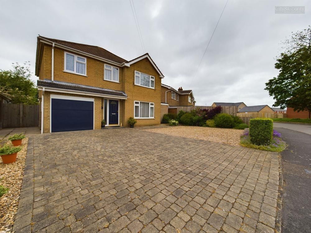 4 bed detached house for sale in Monks Meadow, Crowland, Peterborough PE6, £325,000