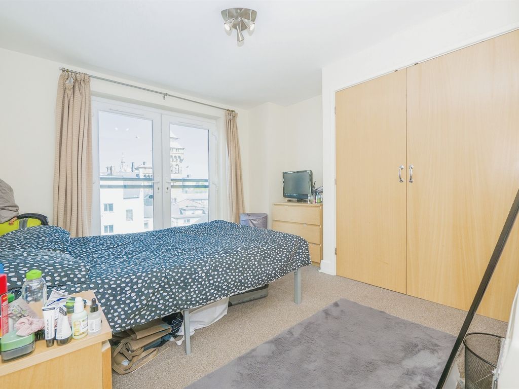 1 bed flat for sale in Westgate Street, Cardiff CF10, £175,000