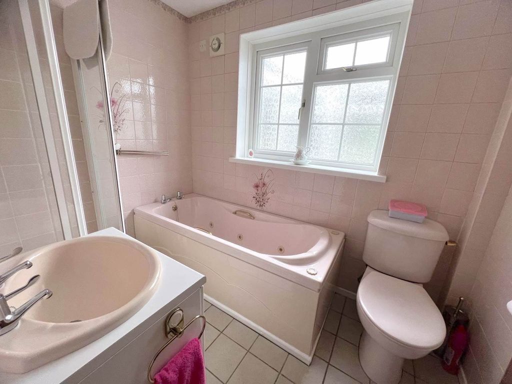 4 bed bungalow for sale in Sibrwd Y Nant, Llangwyryfon, Aberystwyth SY23, £329,950