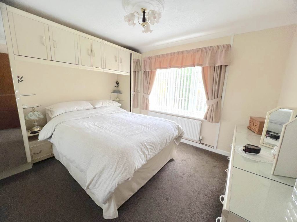 4 bed bungalow for sale in Sibrwd Y Nant, Llangwyryfon, Aberystwyth SY23, £329,950