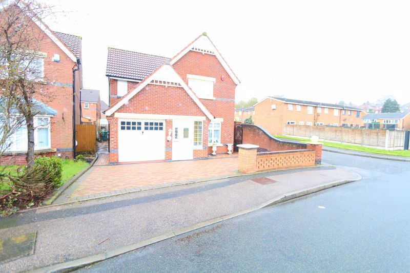 3 bed detached house for sale in Hobhouse Close, Great Barr, Birmingham B42, £234,500