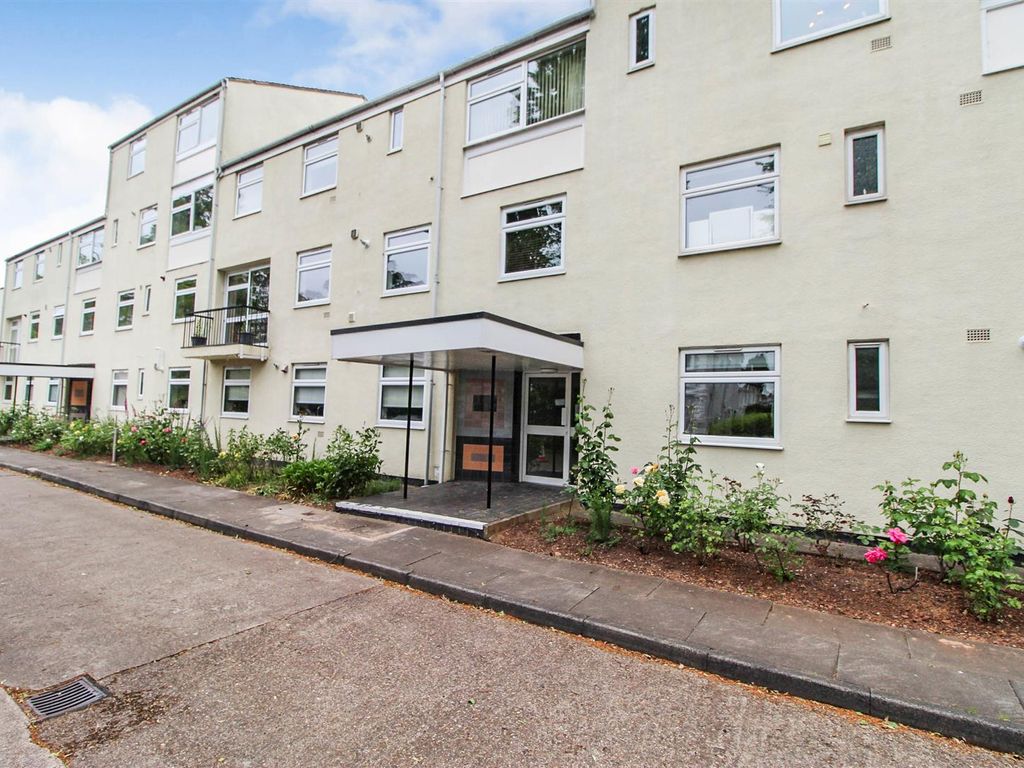 2 bed flat for sale in Northumberland Road, Leamington Spa CV32, £250,000