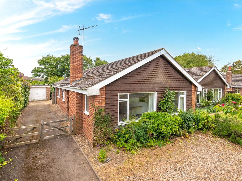 3 bed bungalow for sale in Wheelwrights Lane, Helpringham, Sleaford, Lincolnshire NG34, £229,950