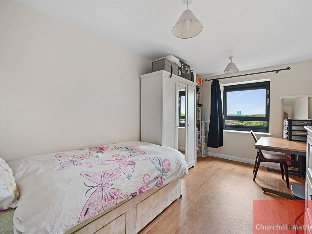 2 bed flat for sale in Warple Way, London W3, £106,250