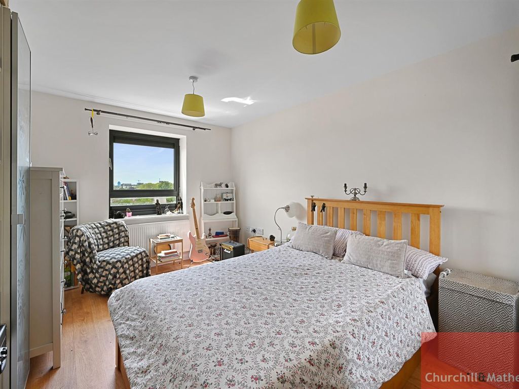 2 bed flat for sale in Warple Way, London W3, £106,250