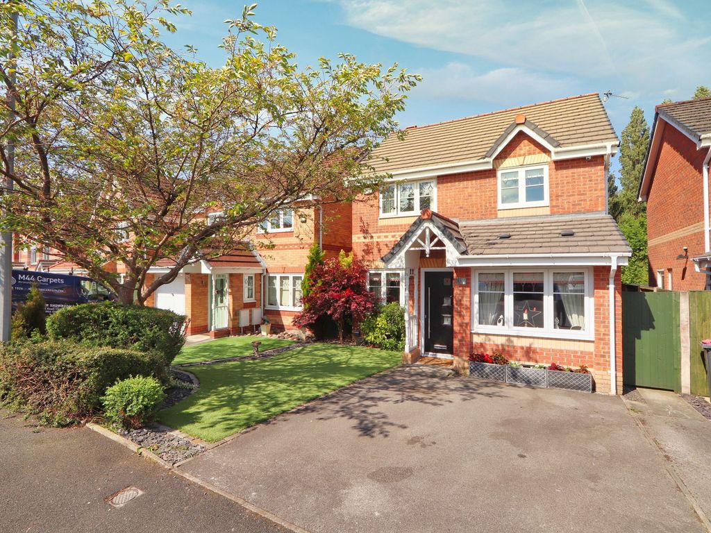 3 bed detached house for sale in Sandywarps, Irlam M44, £320,000