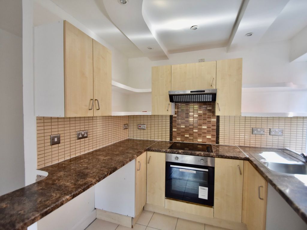 1 bed flat for sale in Victoria Road, Southampton SO19, £100,000