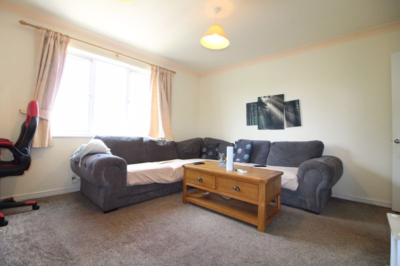 1 bed flat for sale in Sarum Road, Leagrave, Luton LU3, £155,000
