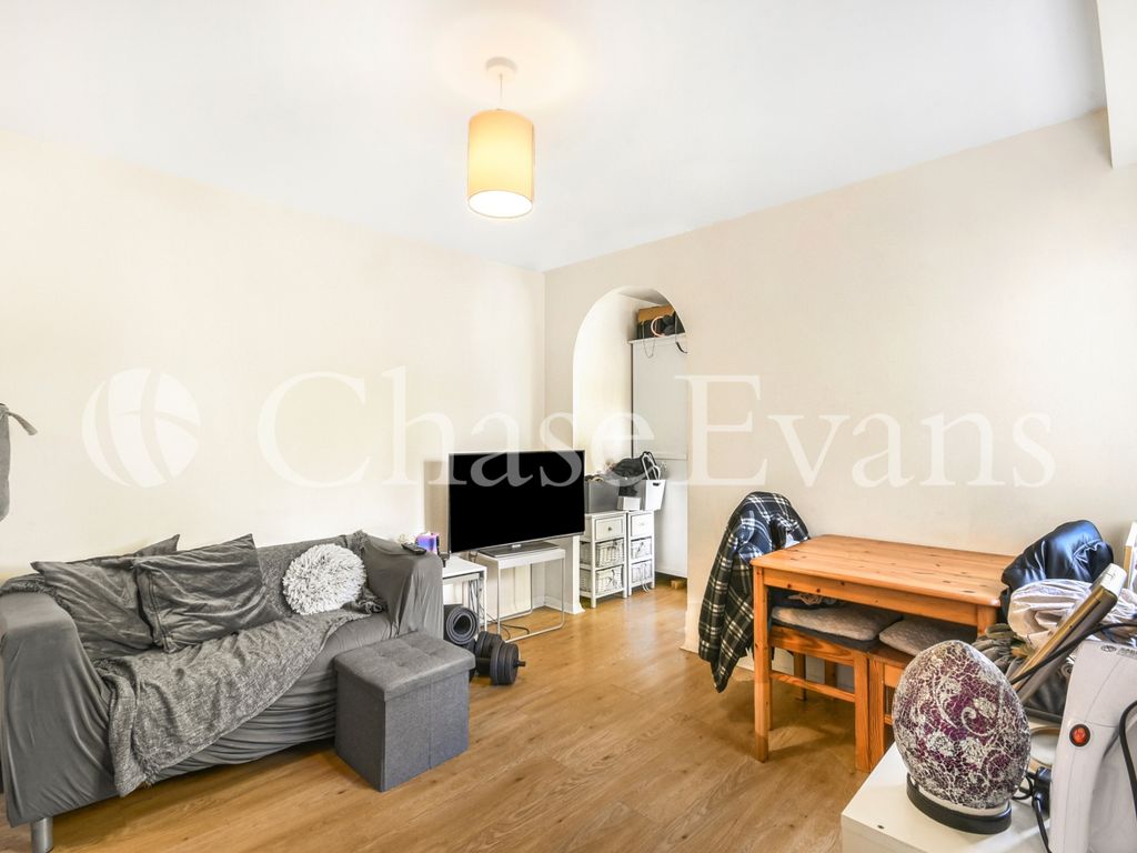 1 bed flat for sale in Telegraph Place, Isle Of Dogs E14, £270,000