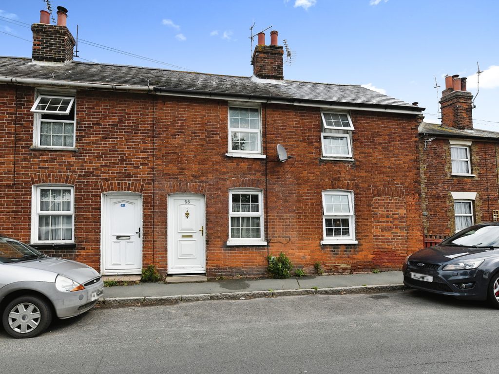 2 bed terraced house for sale in High Street, Southminster CM0, £250,000