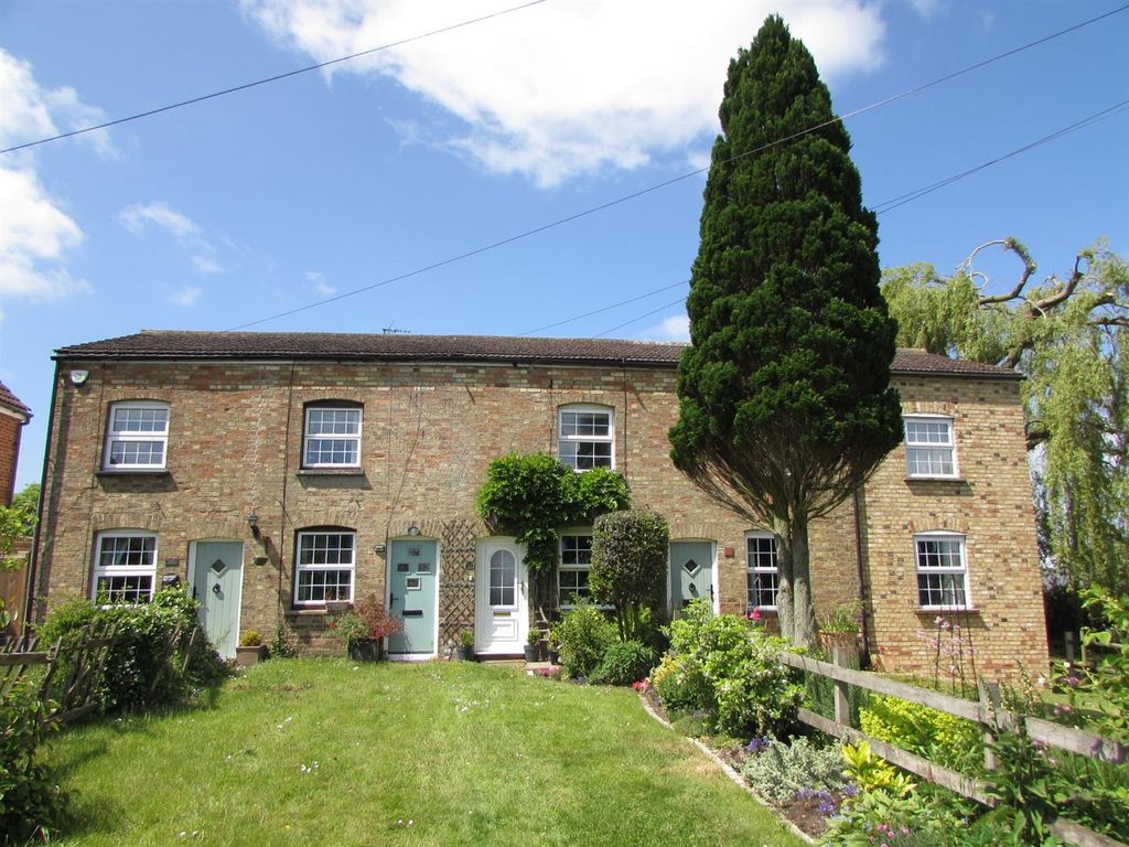 2 bed terraced house for sale in Toddington Road, Tebworth, Leighton Buzzard LU7, £280,000