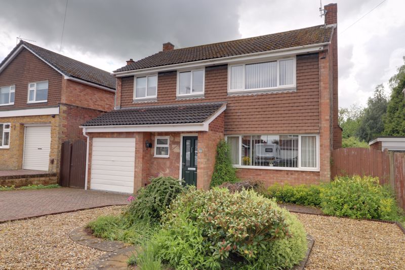 3 bed detached house for sale in Dawlish Avenue, Weeping Cross, Stafford ST17, £325,000