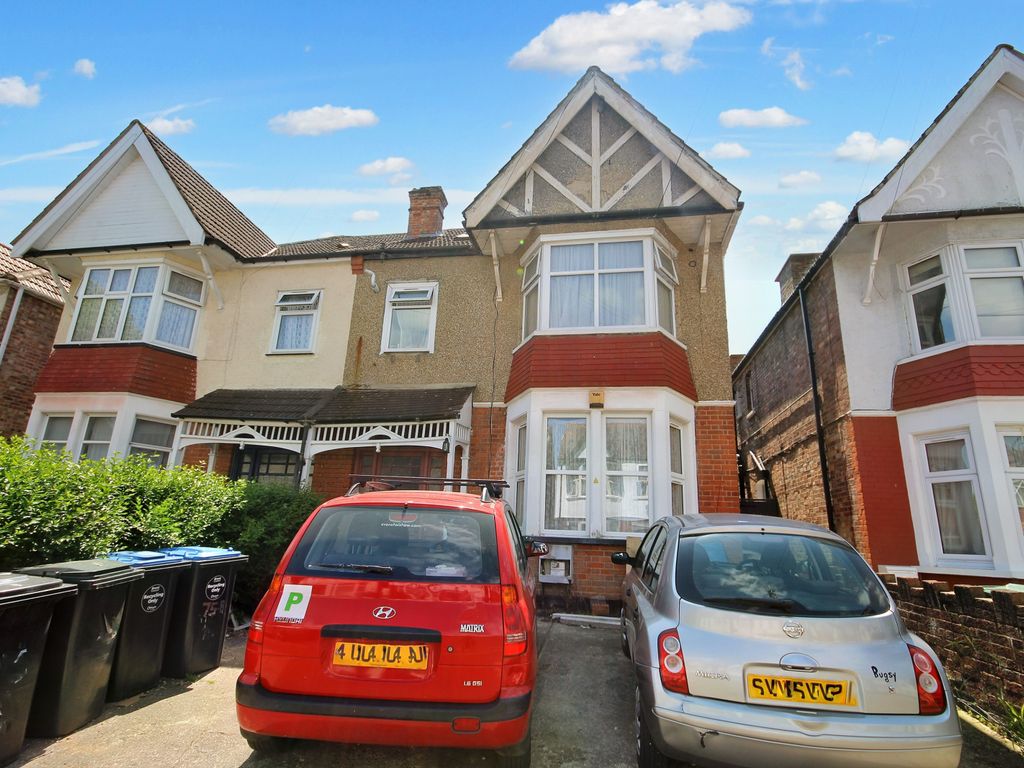 1 bed flat for sale in Eagle Road, Wembley, Middlesex HA0, £165,000