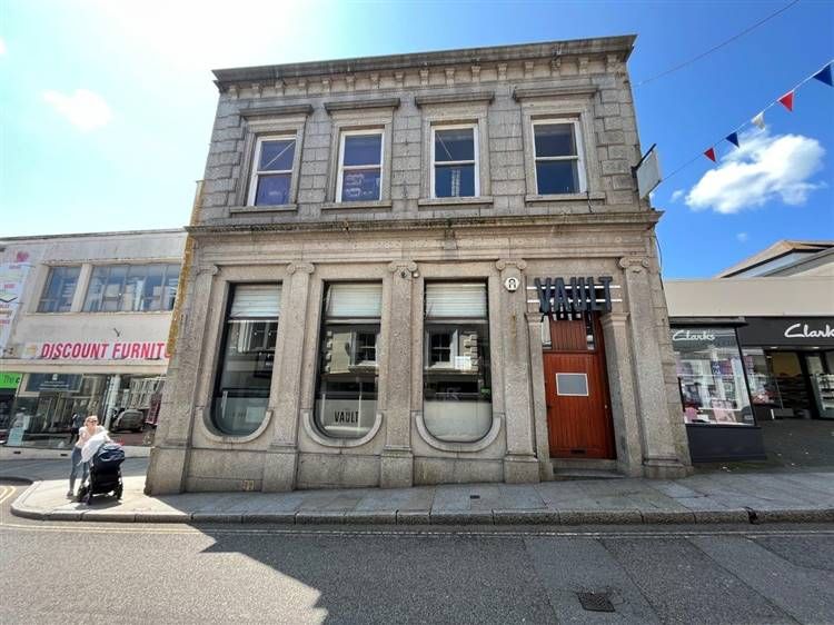 Leisure/hospitality for sale in Commercial Premises, 17 - 18 Market Place, Penzance TR18, £375,000
