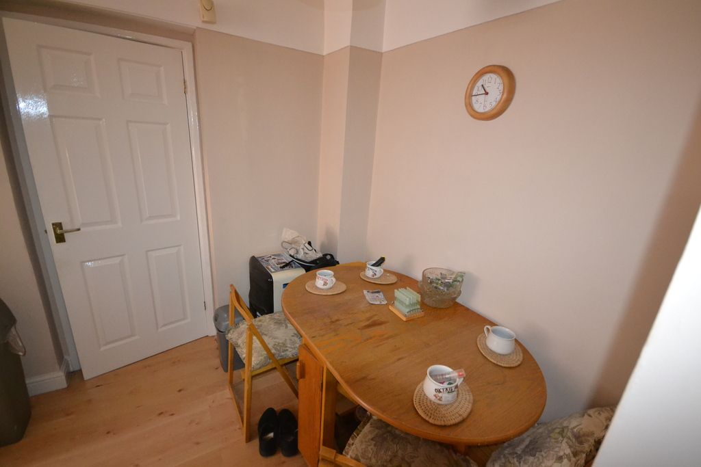 1 bed flat for sale in Park Terrace, Waterloo, Liverpool L22, £75,000