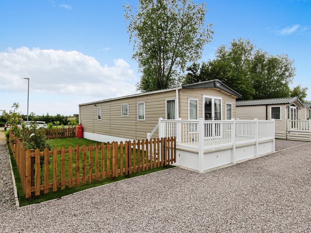 2 bed mobile/park home for sale in New River Bank, Littleport, Ely, Cambridgeshire CB7, £100,000
