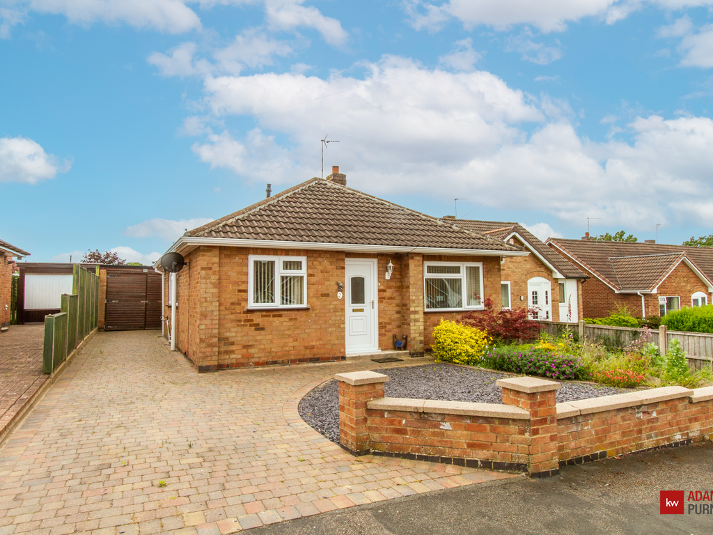 2 bed bungalow for sale in Meriton Road, Lutterworth, Leicestershire LE17, £280,000