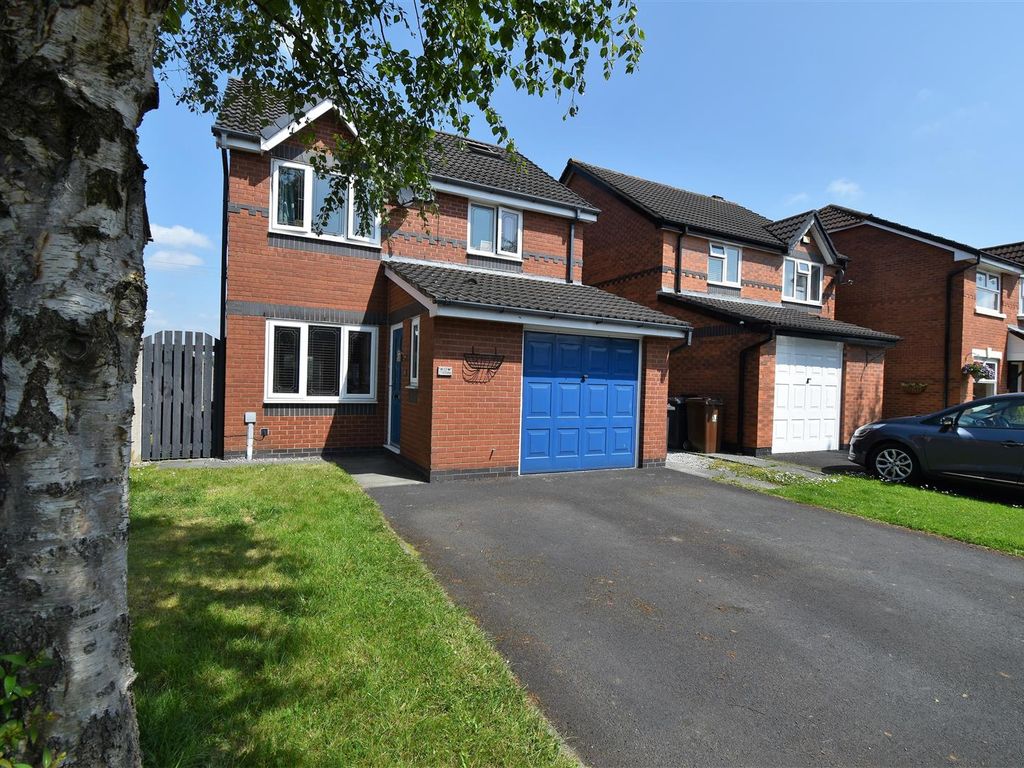 3 bed detached house for sale in Dewberry Close, Tyldesley, Manchester M29, £315,000