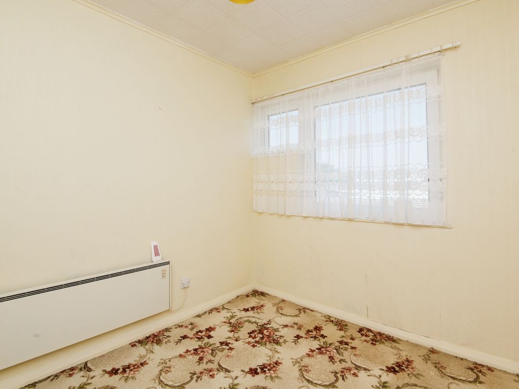 2 bed flat for sale in Allison Road, Bristol, Somerset BS4, £205,000