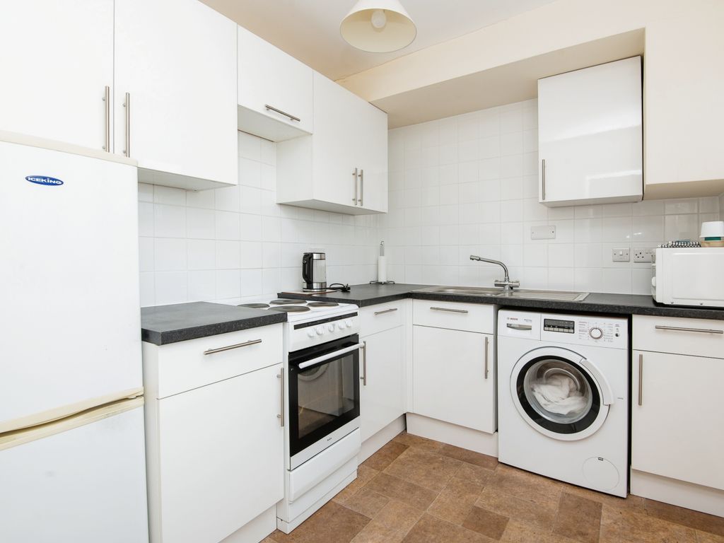 2 bed flat for sale in Allison Road, Bristol, Somerset BS4, £205,000