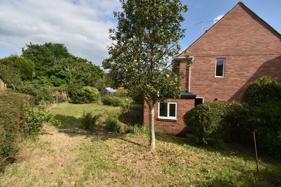 3 bed end terrace house for sale in Browning Close, Exeter EX2, £240,000