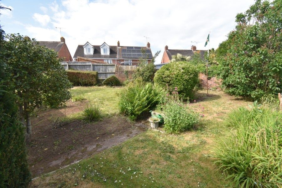 3 bed end terrace house for sale in Browning Close, Exeter EX2, £240,000