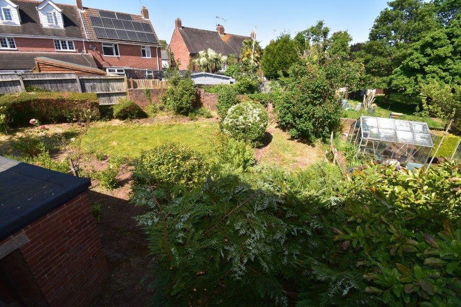 3 bed end terrace house for sale in Browning Close, Exeter EX2, £240,000