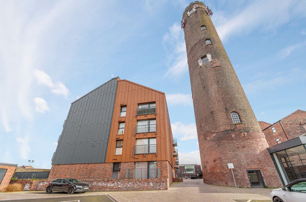 1 bed flat for sale in Robinson Way, Chester, Cheshire CH1, £165,000