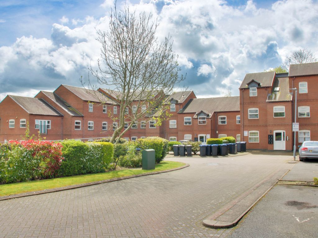 2 bed flat for sale in Trinity Court, Hinckley LE10, £120,000
